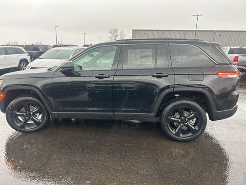 Diamond Black 2026 Jeep Grand Cherokee Limited