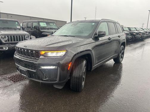 Diamond Black 2026 Jeep Grand Cherokee Limited