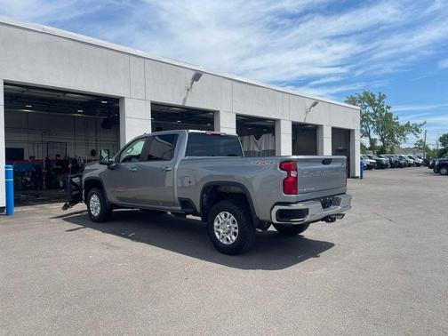 Sterling Gray Metallic 2025 Chevrolet Silverado 2500 LT