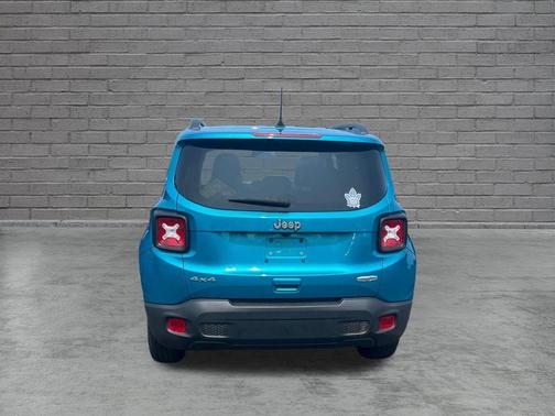 Metallic 2022 Jeep Renegade Latitude