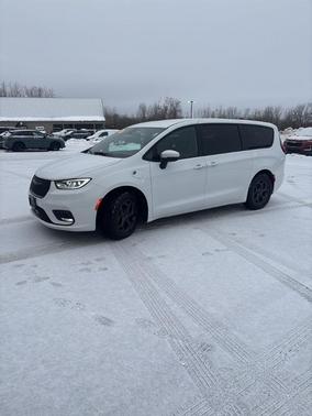 2023 Chrysler Pacifica Hybrid Touring L