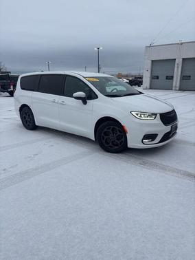 2023 Chrysler Pacifica Hybrid Touring L