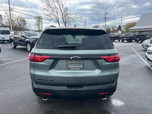 Silver Sage Metallic 2023 Chevrolet Traverse LT Cloth