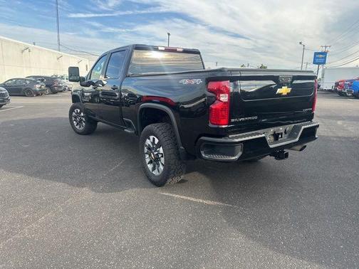 2023 Chevrolet Silverado 2500 Custom