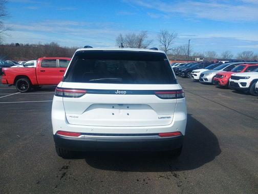 Bright White Clearcoat 2026 Jeep Grand Cherokee Limited