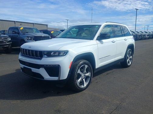Bright White Clearcoat 2026 Jeep Grand Cherokee Limited