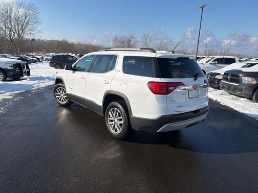 2017 GMC Acadia SLE-2