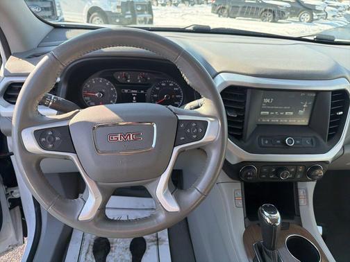 2017 GMC Acadia SLE-2