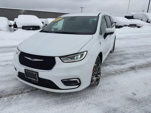 2023 Chrysler Pacifica Hybrid Touring L