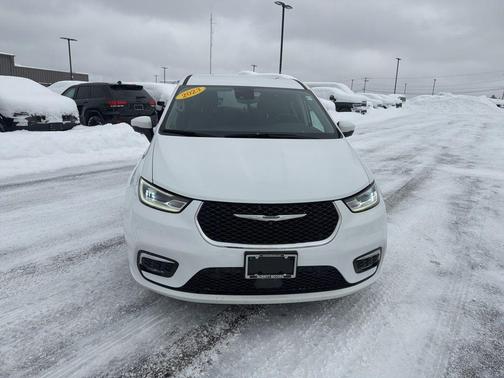 2023 Chrysler Pacifica Hybrid Touring L