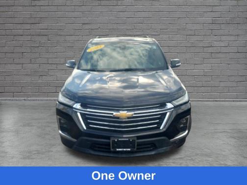 Mosaic Black Metallic 2023 Chevrolet Traverse LT