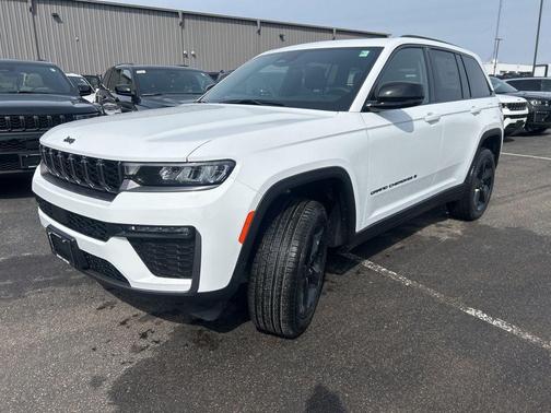 Bright White Clearcoat 2026 Jeep Grand Cherokee Limited