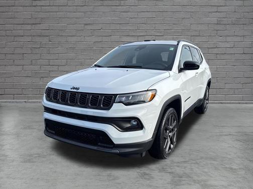 Bright White Clearcoat 2026 Jeep Compass Latitude