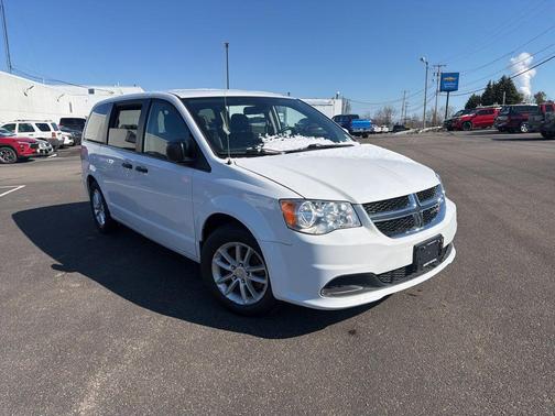 White Knuckle Clearcoat 2019 Dodge Grand Caravan SE