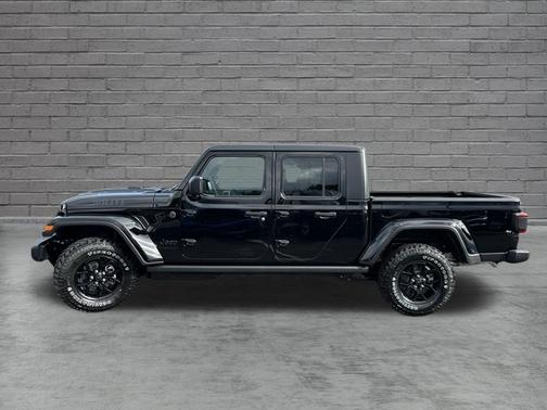 Black Clearcoat 2026 Jeep Gladiator Willys