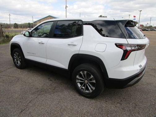 Summit White 2026 Chevrolet Equinox LT