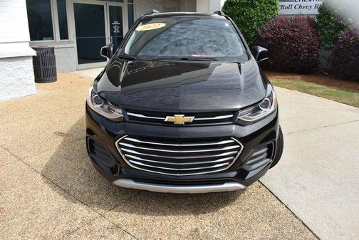 Black Metallic 2022 Chevrolet Trax LT