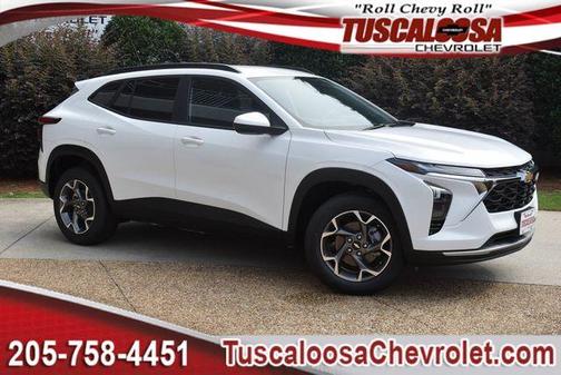 Summit White 2026 Chevrolet Trax LT