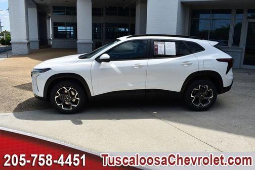 Summit White 2024 Chevrolet Trax LT