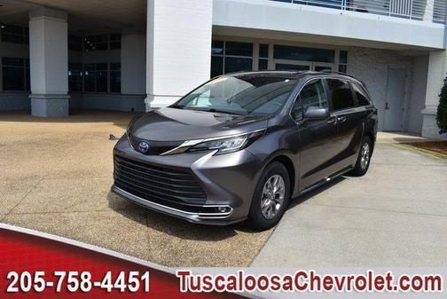 Predawn Gray Mica 2023 Toyota Sienna XLE