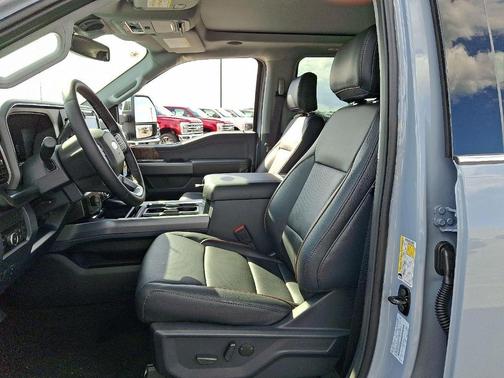 2025 Ford F-350 Lariat Super Duty