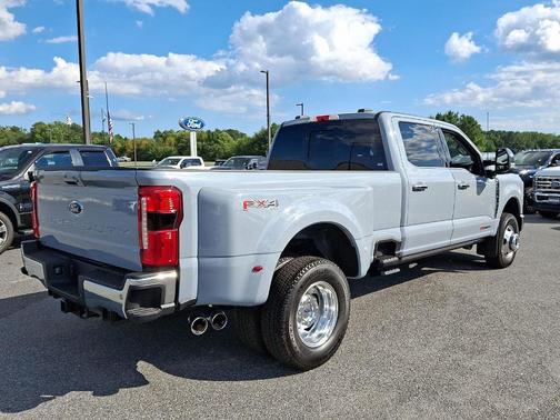 2025 Ford F-350 Lariat Super Duty
