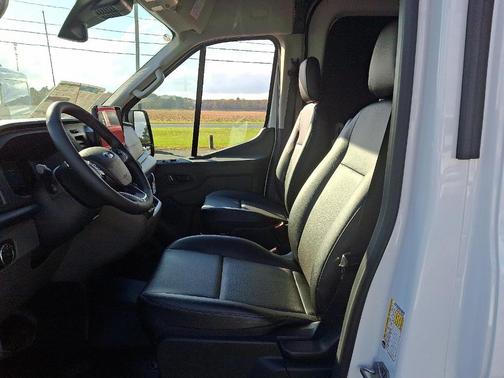 2026 Ford Transit-250 148 WB Medium Roof Cargo