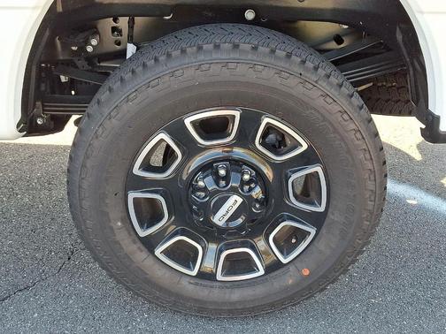 2025 Ford F-350 Platinum