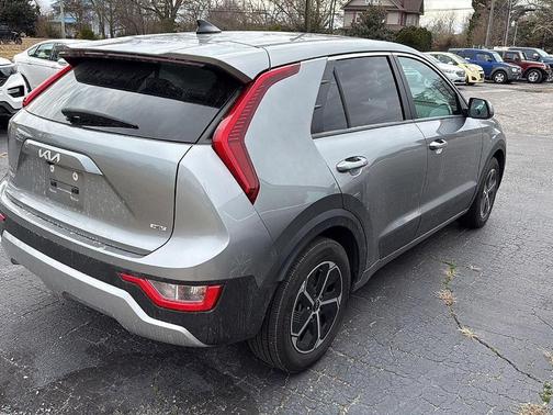 2023 Kia Niro LX