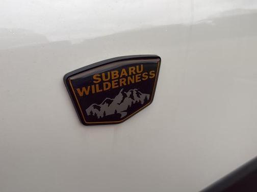 Crystal White Pearl 2024 Subaru Crosstrek WILDERNESS