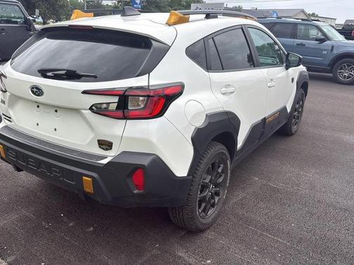 Crystal White Pearl 2024 Subaru Crosstrek WILDERNESS
