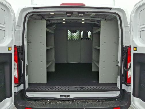 Oxford White 2026 Ford Transit-250 130 WB