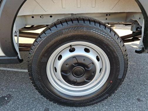 2026 Ford Transit-250 148 WB Medium Roof Cargo