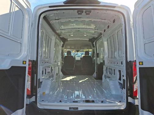 2026 Ford Transit-250 148 WB Medium Roof Cargo