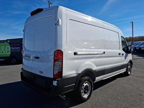 2026 Ford Transit-250 148 WB Medium Roof Cargo