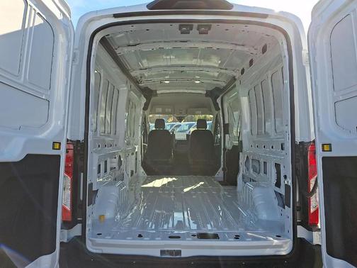 2026 Ford Transit-250 148 WB Medium Roof Cargo