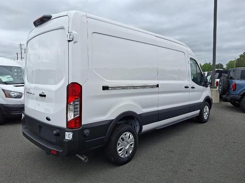 2025 Ford Transit-250 148 WB Medium Roof Cargo