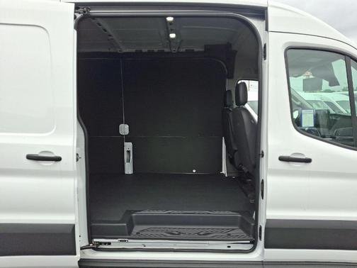 2025 Ford Transit-250 148 WB Medium Roof Cargo