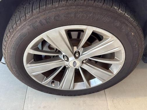 White Platinum Tri-Coat Metallic 2018 Ford Explorer Limited