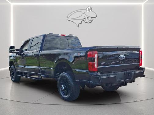Agate Black 2026 Ford F-350 XLT