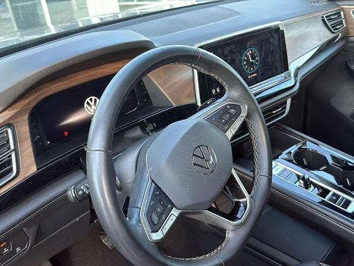 2024 Volkswagen Atlas 2.0T SE