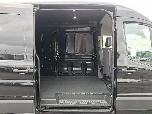 2025 Ford Transit-250 148 WB Medium Roof Cargo