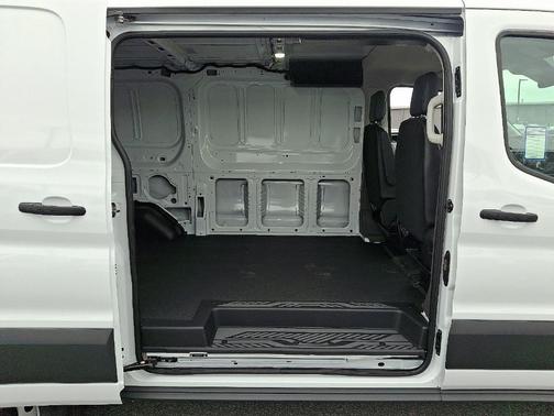 2025 Ford Transit-250 130 WB