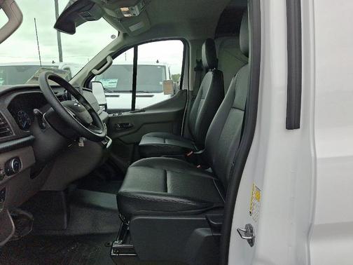 2025 Ford Transit-250 130 WB