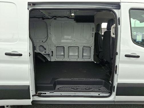 2025 Ford Transit-250 130 WB