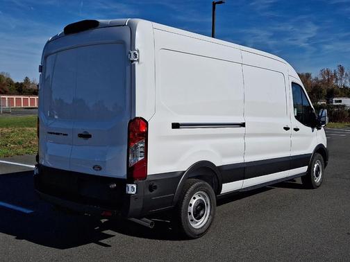 2026 Ford Transit-250 148 WB Medium Roof Cargo