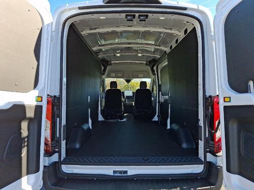 2026 Ford Transit-250 148 WB Medium Roof Cargo