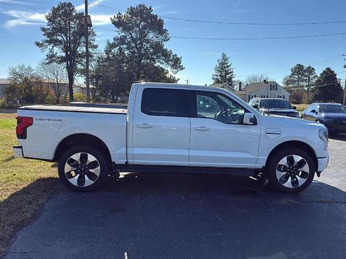 2022 Ford F-150 Lightning XLT
