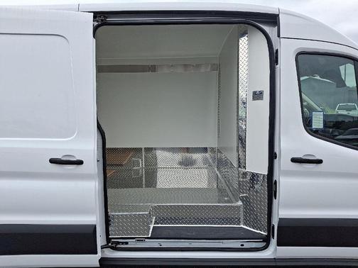2025 Ford Transit-250 148 WB Medium Roof Cargo