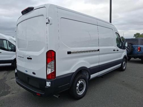 2025 Ford Transit-250 148 WB Medium Roof Cargo